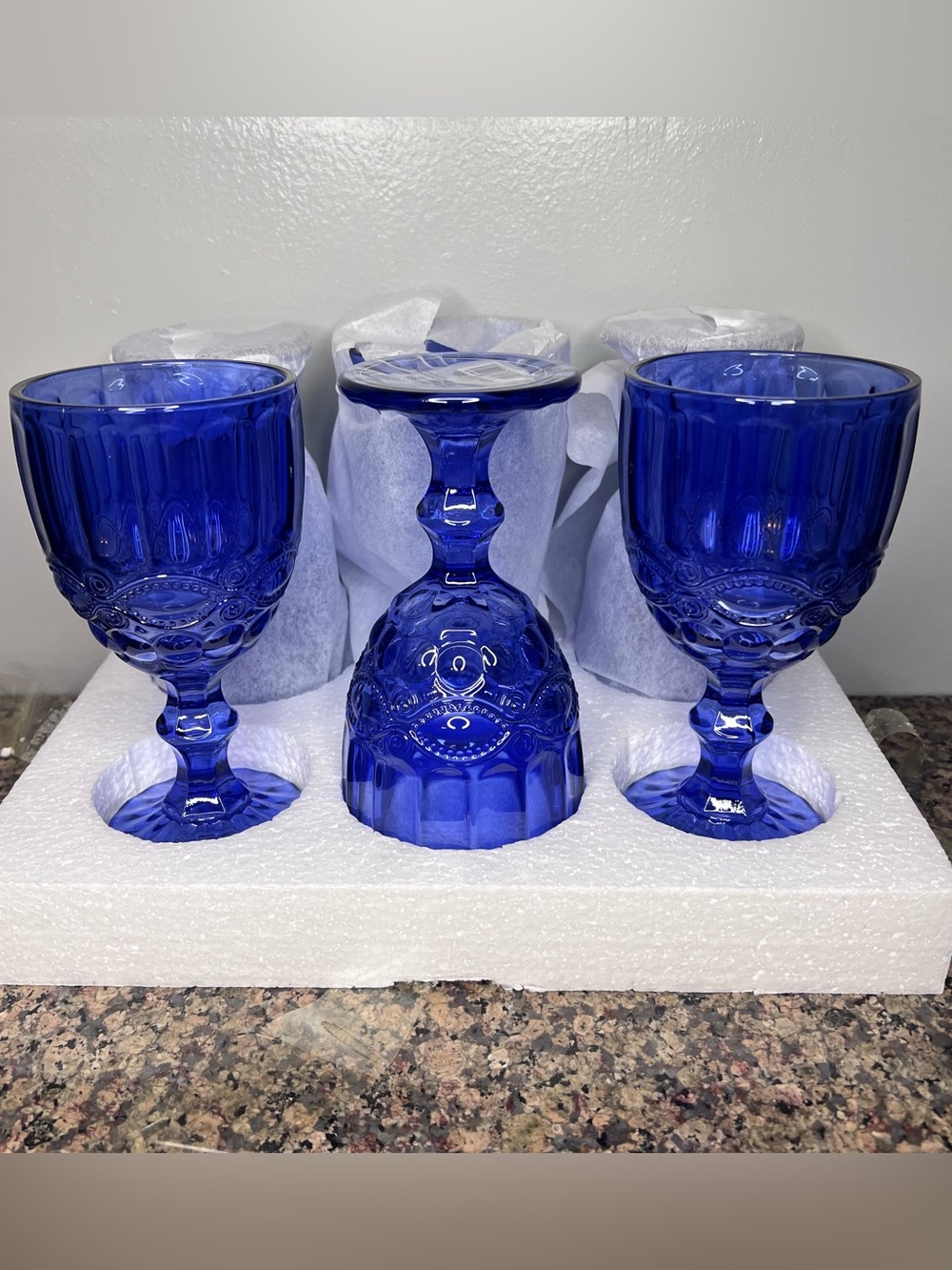 New Elle Decor Blue Tinted glass Wine/Water Goblets, 8.4 oz, Lead-Free, Set of 6